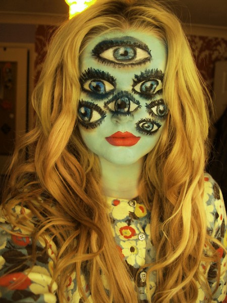 Cool Halloween Makeup from Pick Me!