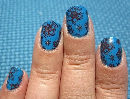 Javablue Snowflakes Manicure