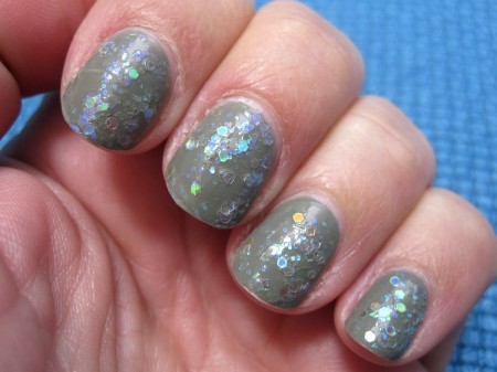 How To Make Your Own Glitter Polish from Pick Me!