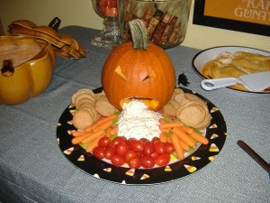 Pick Me! » Halloween Dishes: The Guacamole Puking Pumpkin